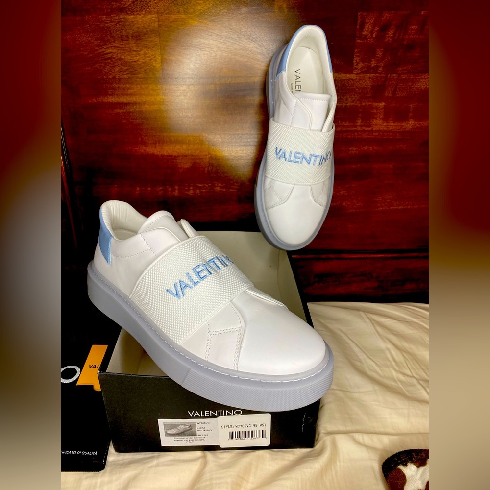 $499 RETAIL: NIB Valentino Incas Logo Leather Platform Slip On Sneakers size 9.5